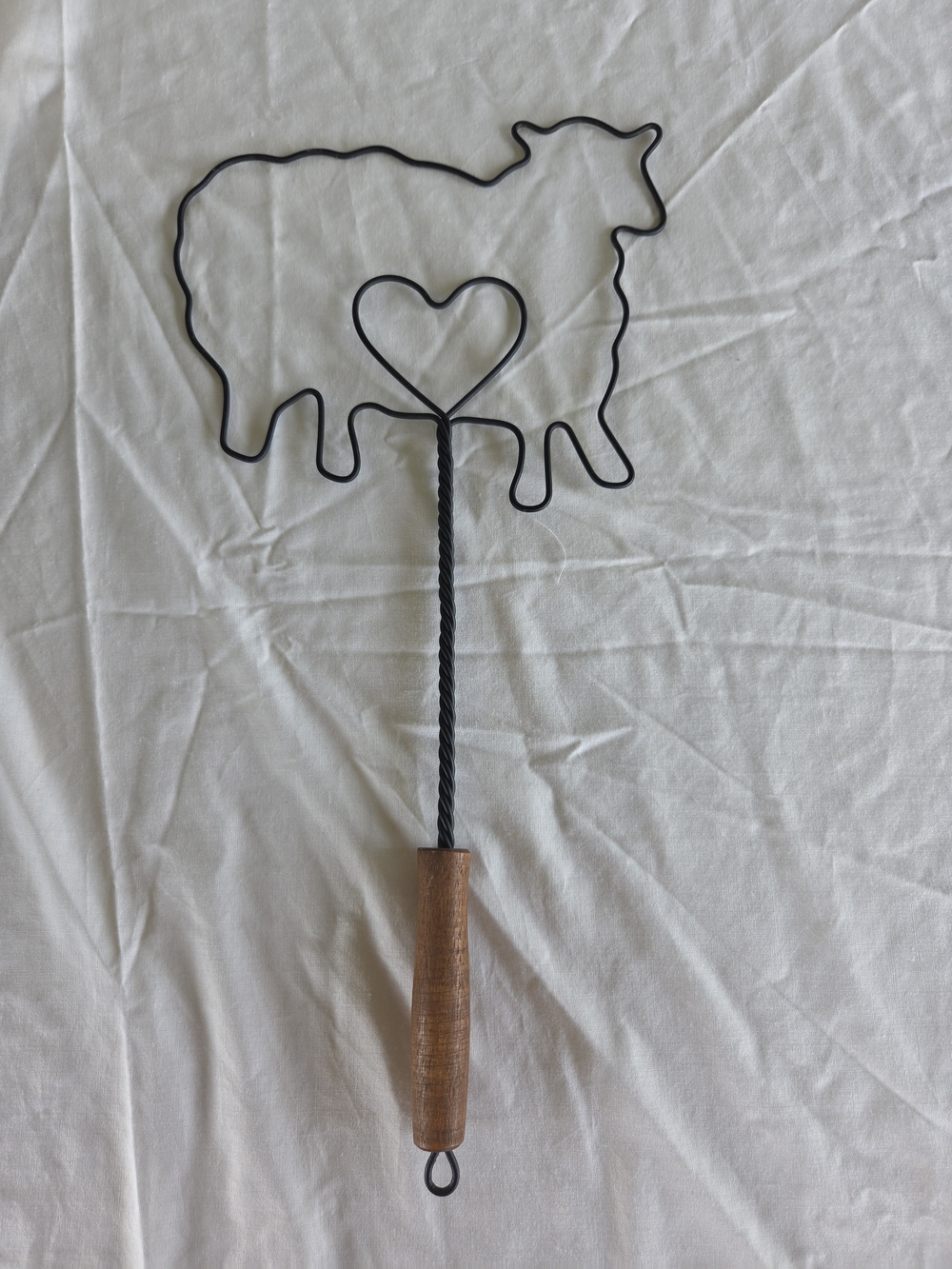 Vintage Primitive/Farmhouse Lamb Shape With Heart Rug Beater
